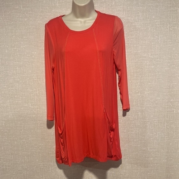 LOGO Rayon 230 Top with Mesh Sleeves - Picture 4 of 11